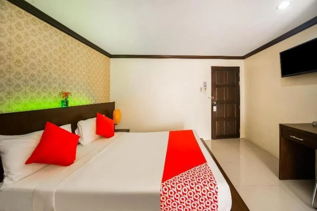 Bed in OYO 232 Patong City Hometel