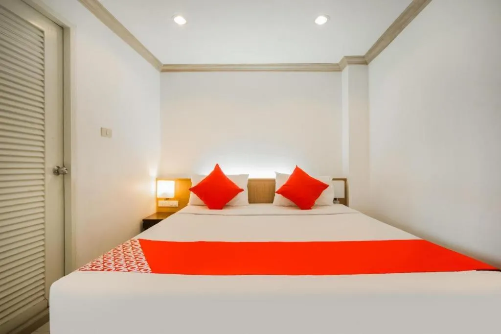 Bed in OYO 232 Patong City Hometel