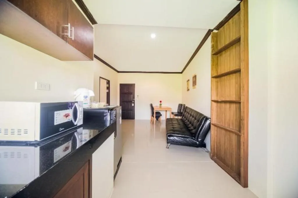 OYO 232 Patong City Hometel