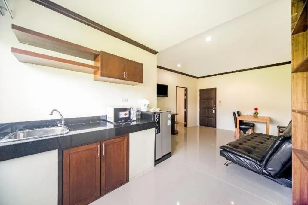 OYO 232 Patong City Hometel