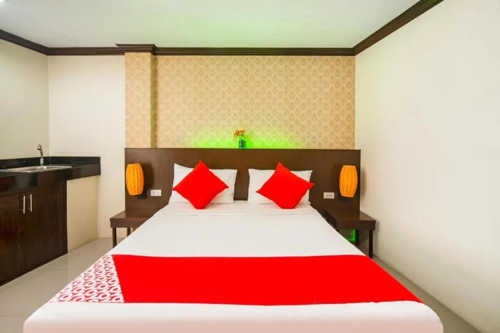Bed in OYO 232 Patong City Hometel