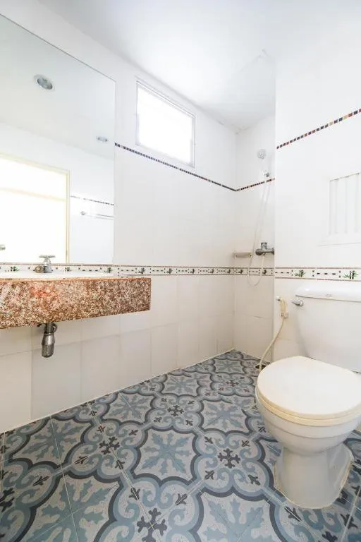 OYO 232 Patong City Hometel