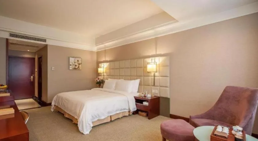 Bed in Best Western Plus Fuzhou Fortune Hotel