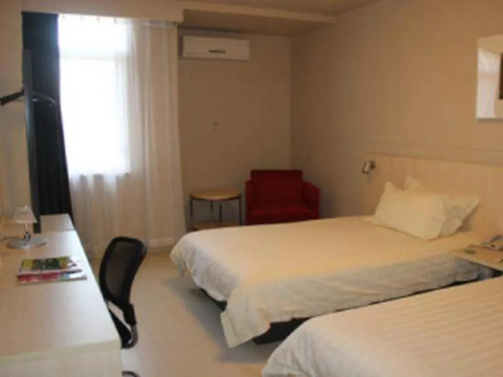 Bed in Jinjiang Inn Tianjin South Station