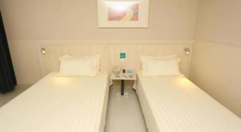 Bed in Jinjiang Inn Tianjin South Station
