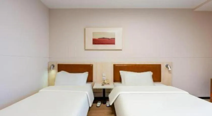 Bed in Jinjiang Inn Tianjin South Station