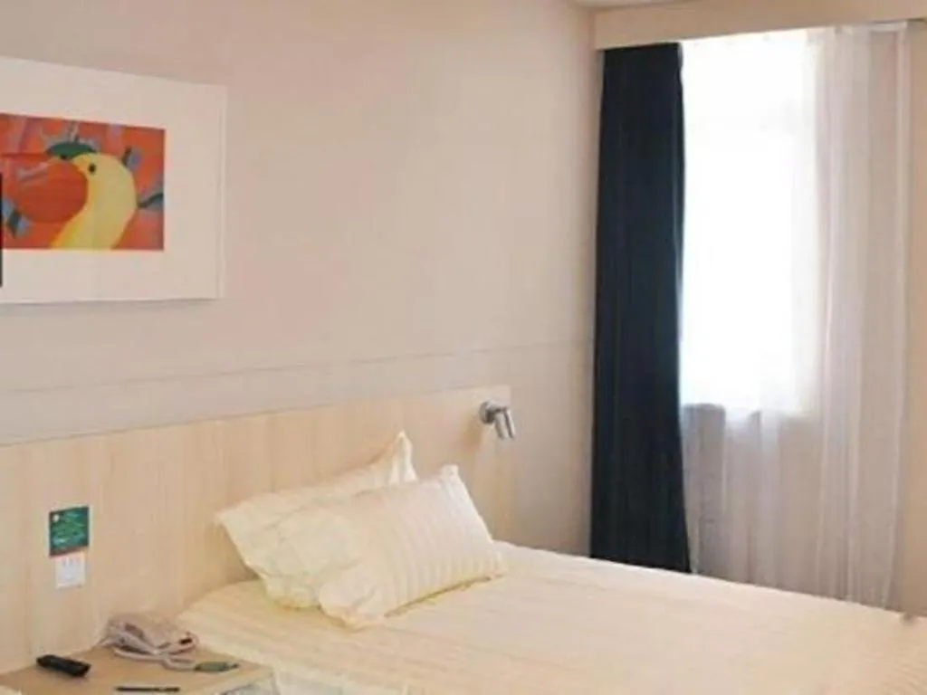 Bed in Jinjiang Inn Tianjin South Station