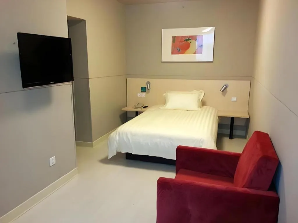 Bed in Jinjiang Inn Jinan Shimao Kuanhouli Quancheng Road