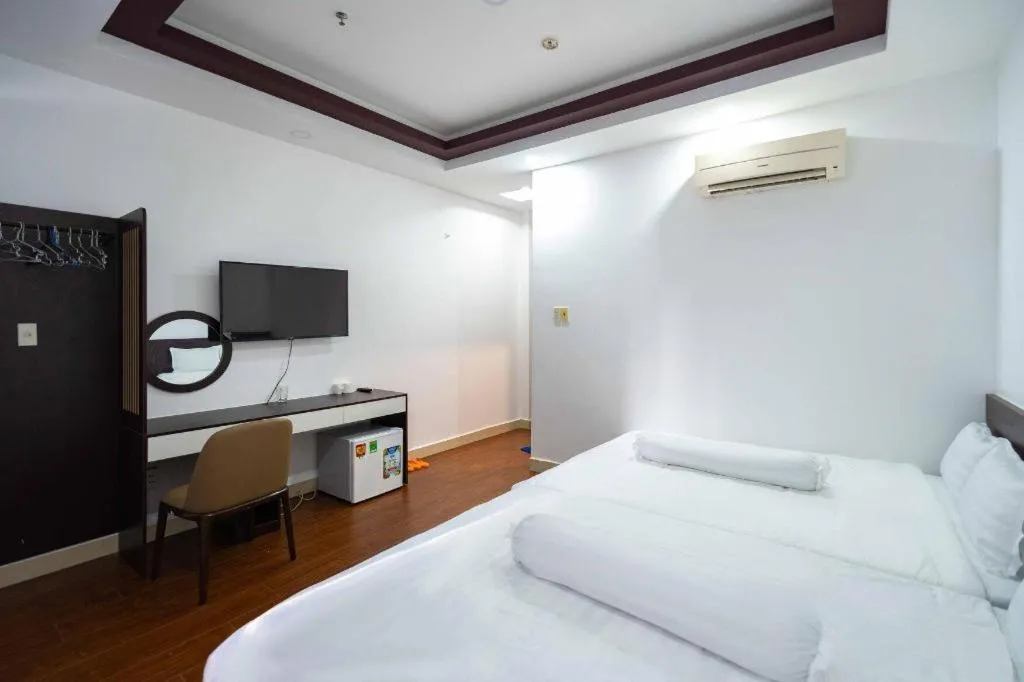 Bed in Tuan Viet Hotel Dinh Tien Hoang