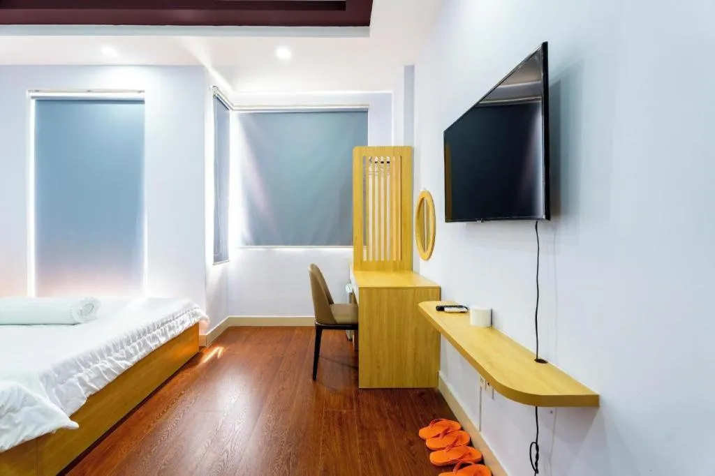 Bed in Tuan Viet Hotel Dinh Tien Hoang