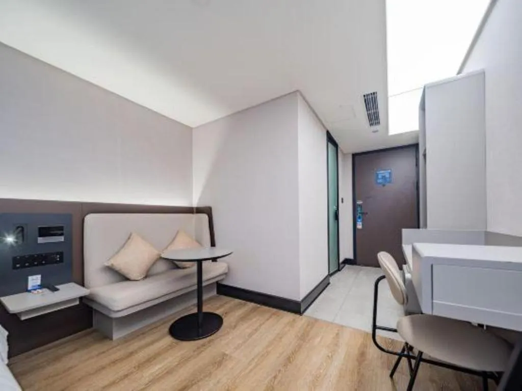 Ibis Chengdu Yongfeng Hotel