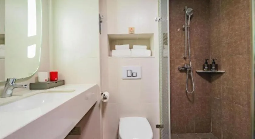 Ibis Chengdu Yongfeng Hotel