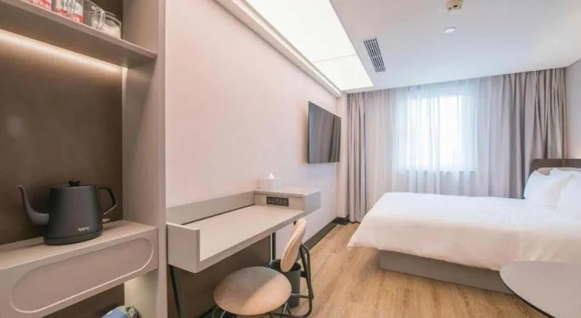 Bed in Ibis Chengdu Yongfeng Hotel