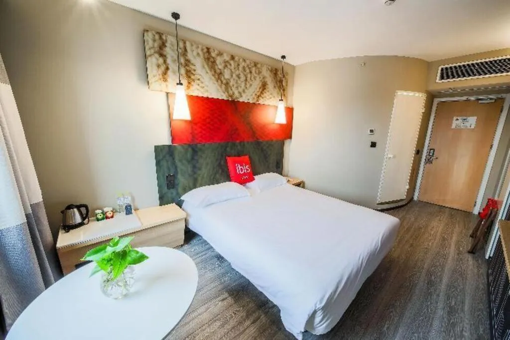 Bed in Ibis Chengdu Kehua Hotel