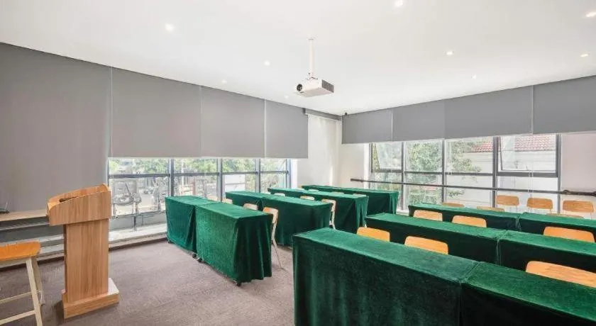 Ibis Chengdu Kehua Hotel