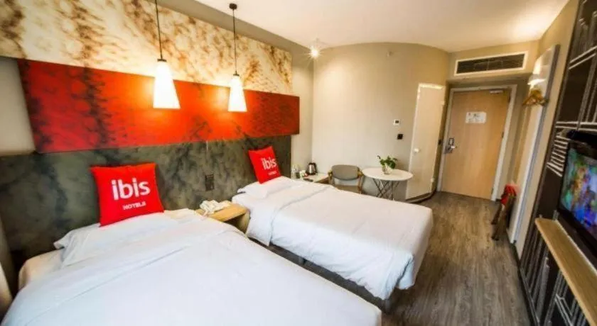 Bed in Ibis Chengdu Kehua Hotel