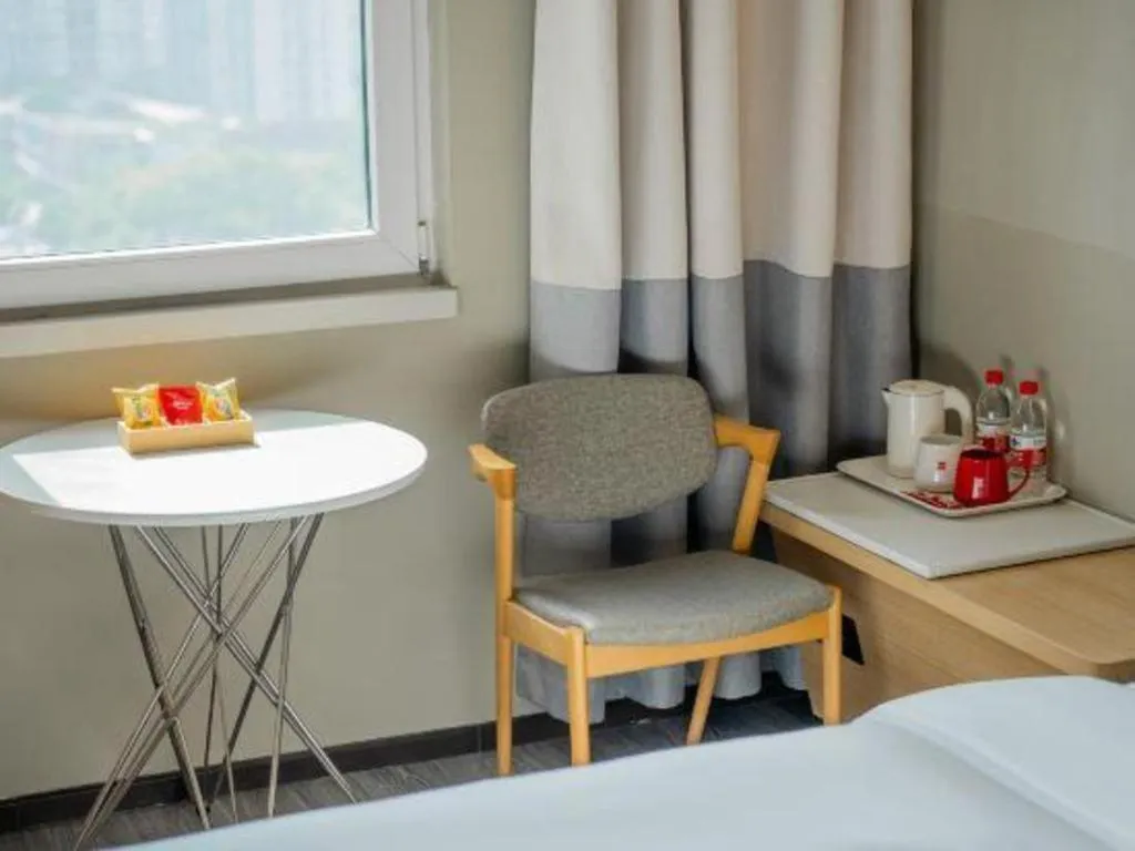 Bed in Ibis Chengdu Kehua Hotel