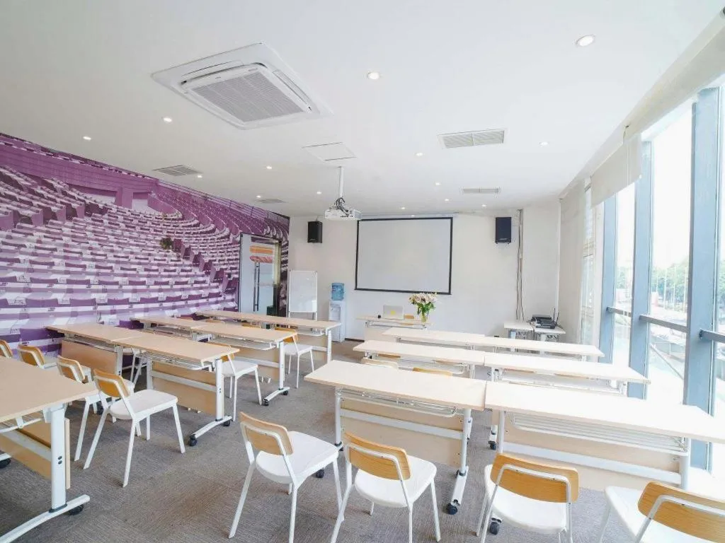 Ibis Chengdu Kehua Hotel