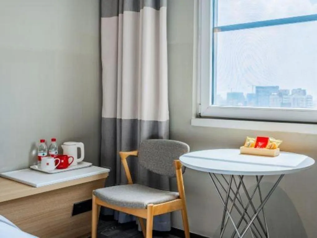 Bed in Ibis Chengdu Kehua Hotel