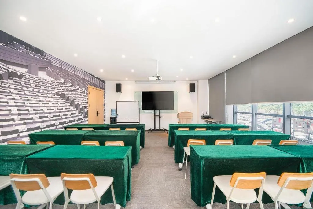 Ibis Chengdu Kehua Hotel