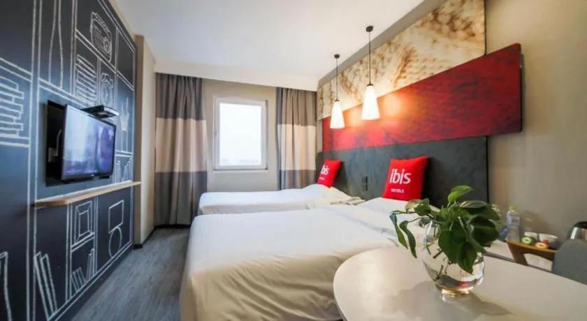 Bed in Ibis Chengdu Kehua Hotel