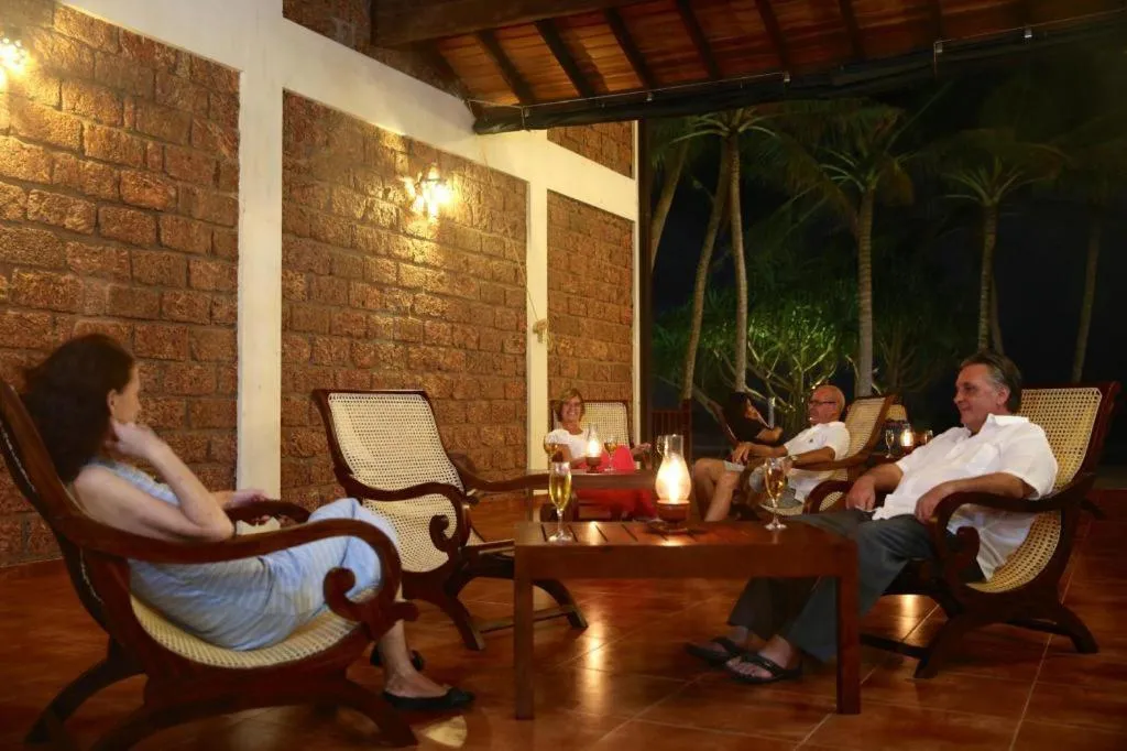 Whispering Palms Hotel