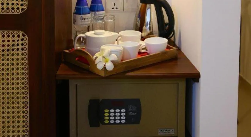 Whispering Palms Hotel