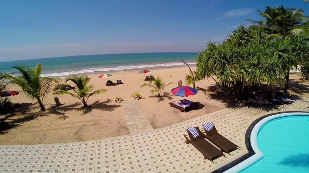 Whispering Palms Hotel