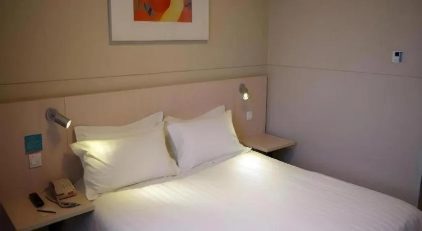 Bed in Jinjiang Inn Pingyao Branch