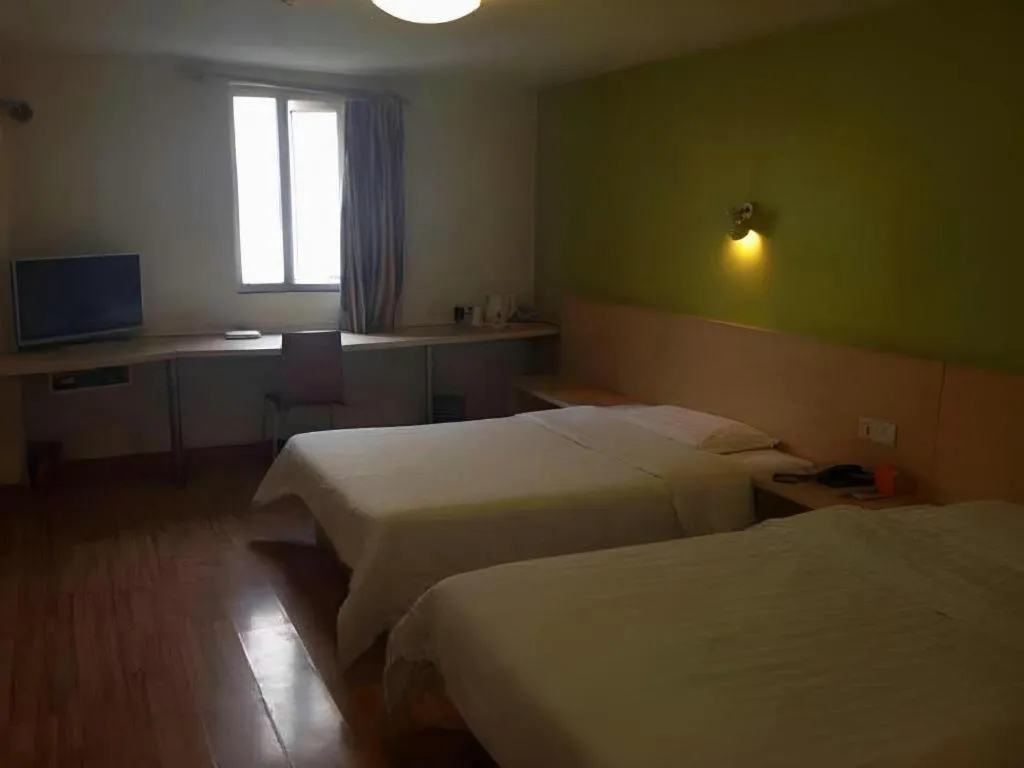 Bed in 7 Days Inn Tianjin Development Zone 3rd Street Wanli