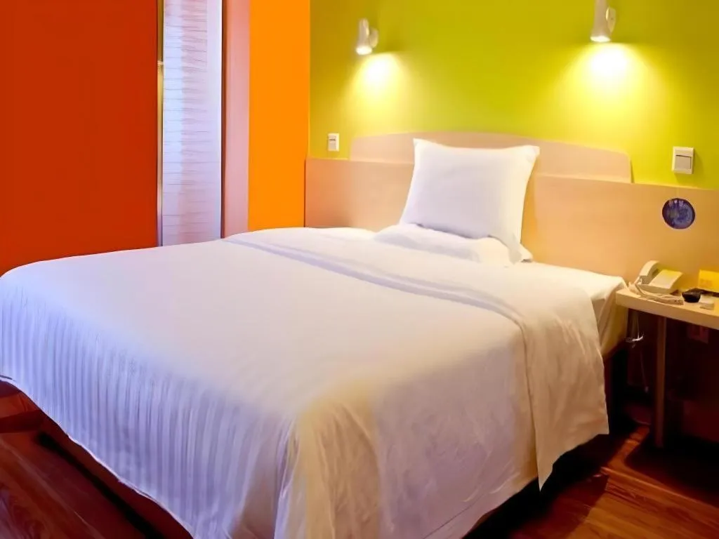 Bed in 7 Days Inn Luzhou Commercial Pedestrian Street Center