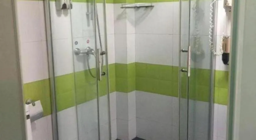 7 Days Inn Luzhou Commercial Pedestrian Street Center