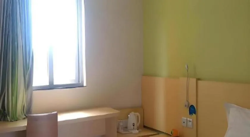 Bed in 7 Days Inn Luzhou Commercial Pedestrian Street Center