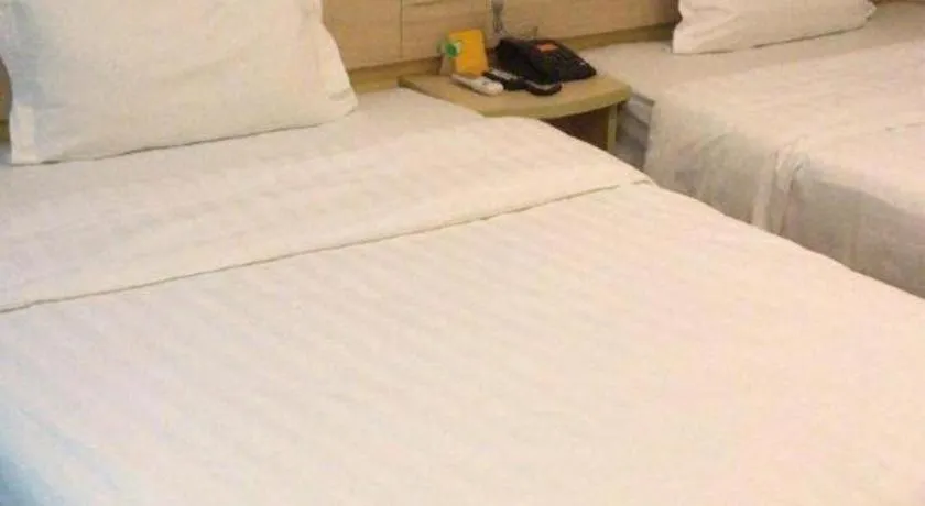 Bed in 7 Days Inn Luzhou Commercial Pedestrian Street Center