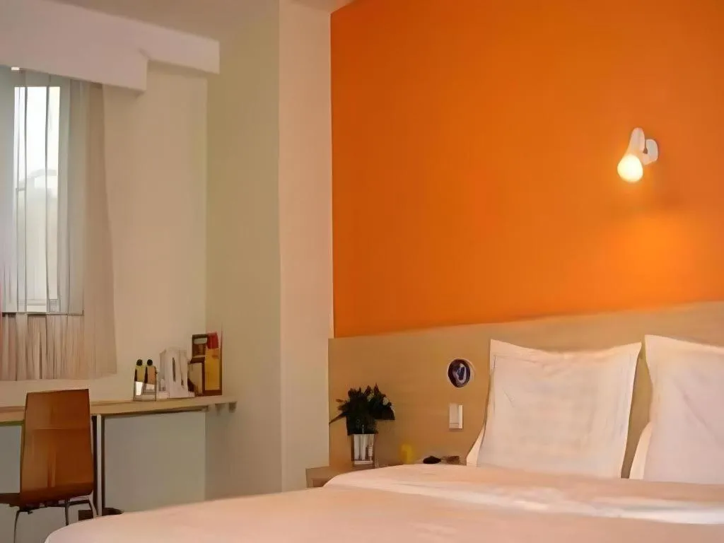 Bed in 7 Days Inn Luzhou Commercial Pedestrian Street Center