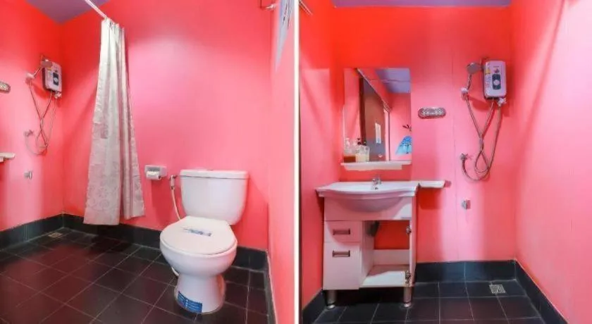 OYO 768 First Station Hotel