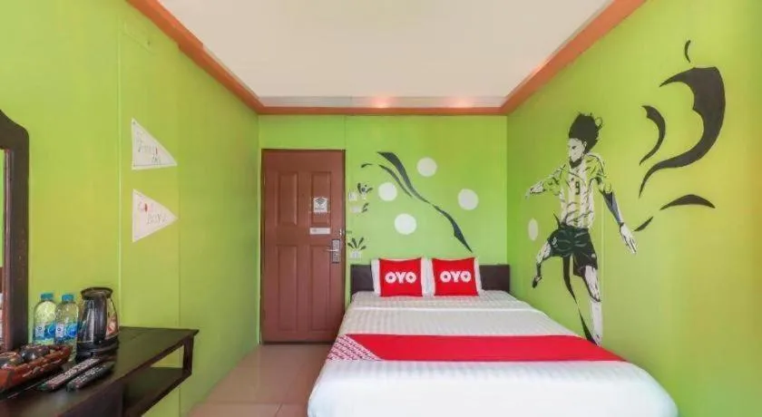 Bed in OYO 768 First Station Hotel