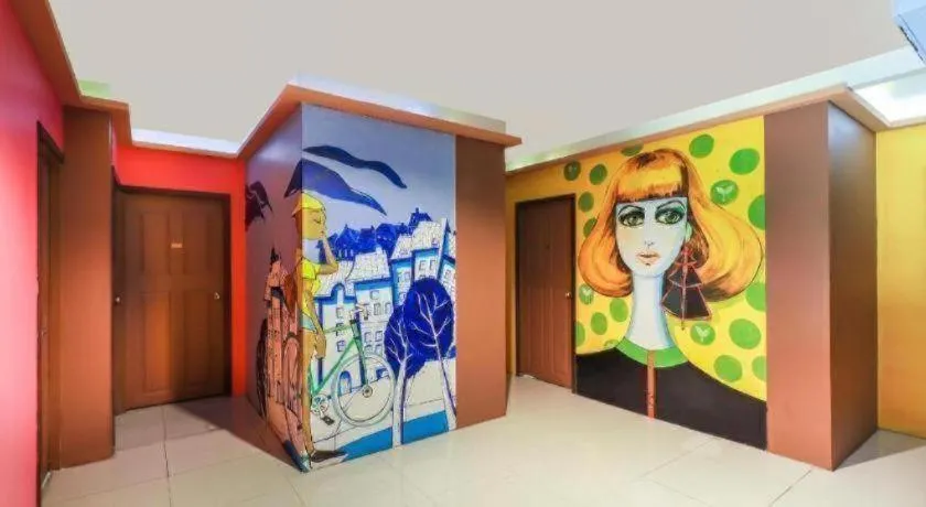 OYO 768 First Station Hotel