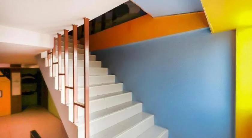 OYO 768 First Station Hotel