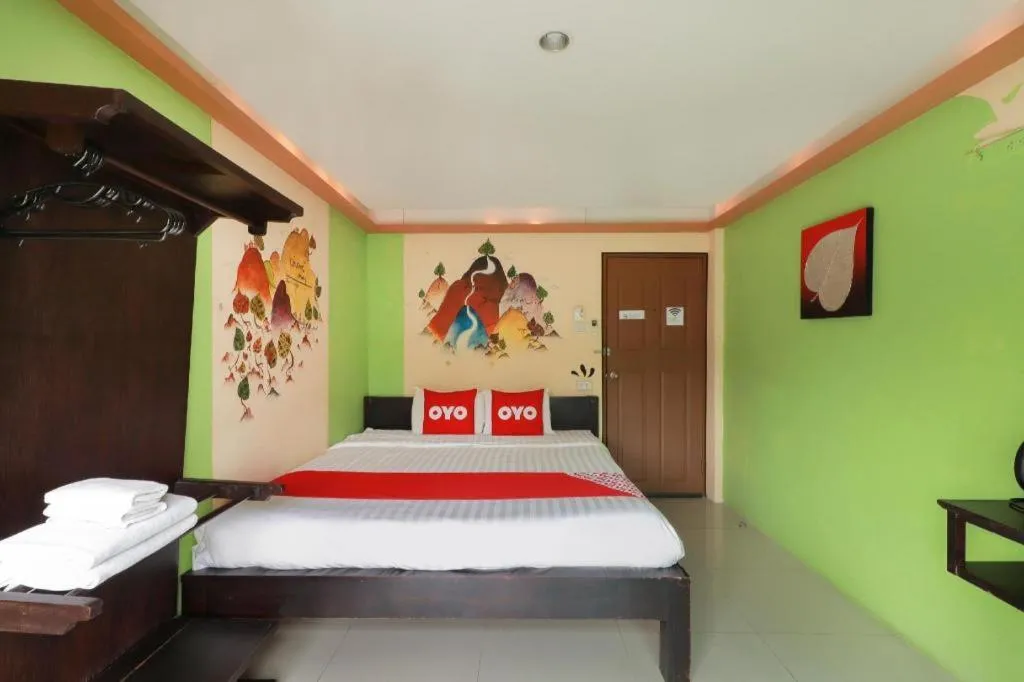 Bed in OYO 768 First Station Hotel