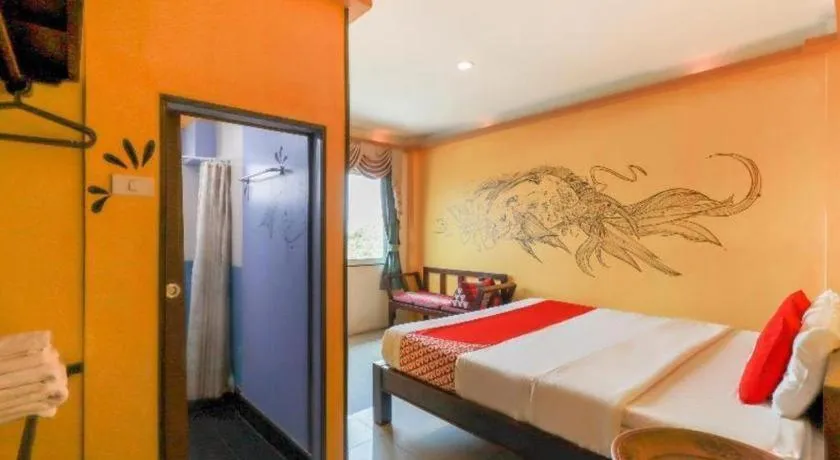 Bed in OYO 768 First Station Hotel