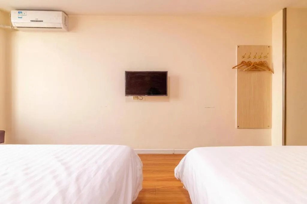 Bed in 7 Days Inn Tianjin Changhong Park Metro Station