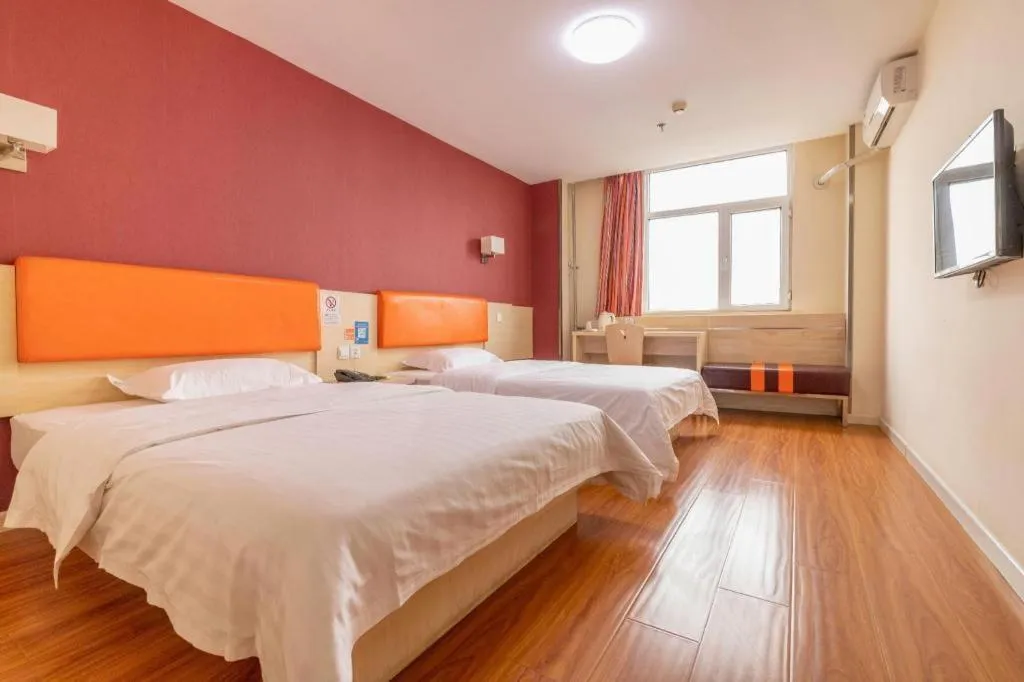 Bed in 7 Days Inn Tianjin Changhong Park Metro Station