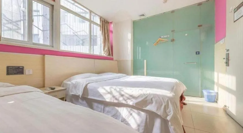 Bed in 7 Days Inn Tianjin Railway Station