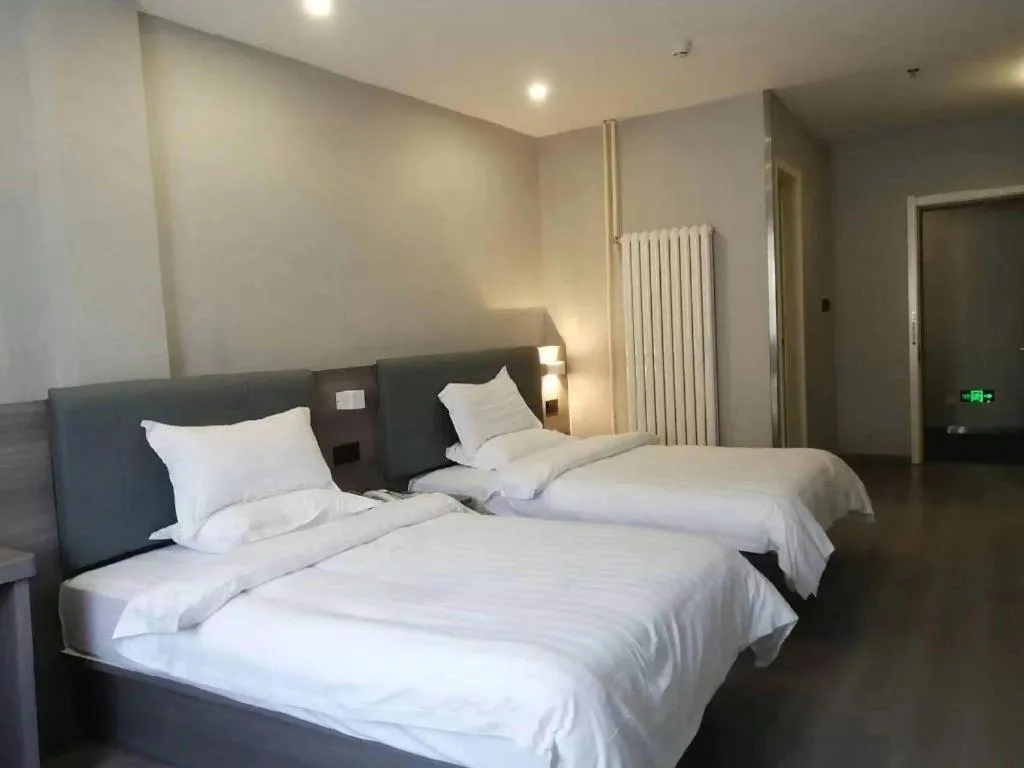 Bed in 7 Days Inn Tianjin Railway Station