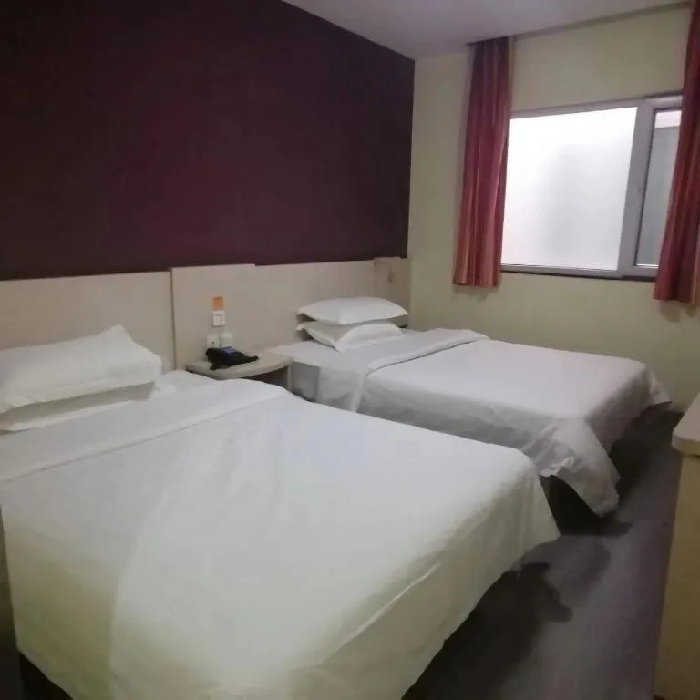 Bed in 7 Days Inn Tianjin Railway Station