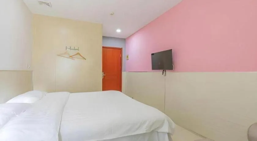 Bed in 7 Days Inn Tianjin Railway Station