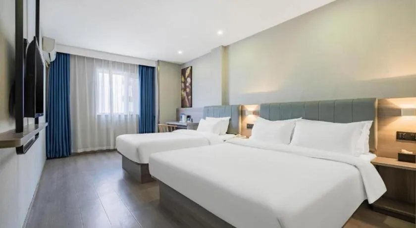 Bed in 7 Days Inn Tianjin Railway Station