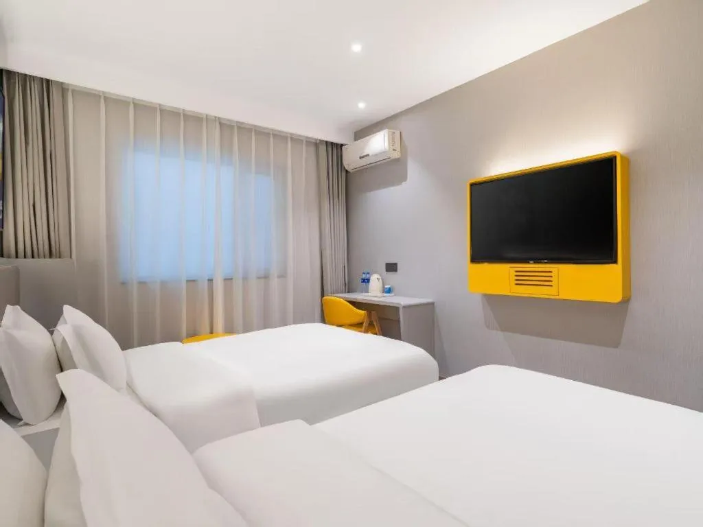 Bed in 7 Days Inn Tianjin Railway Station