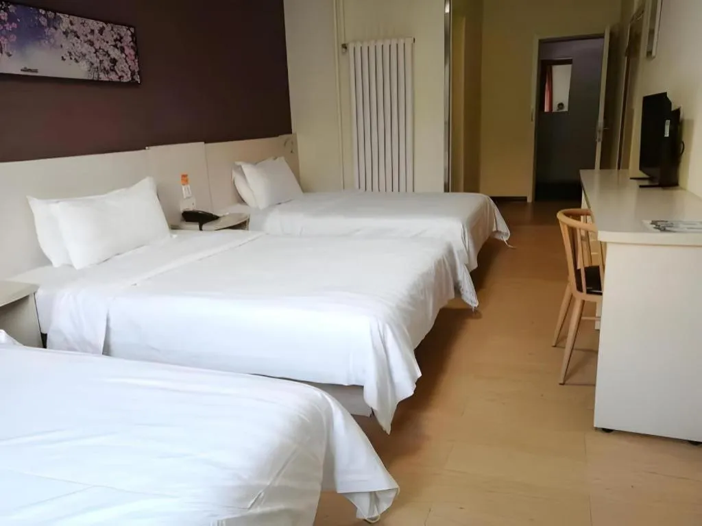 Bed in 7 Days Inn Tianjin Railway Station